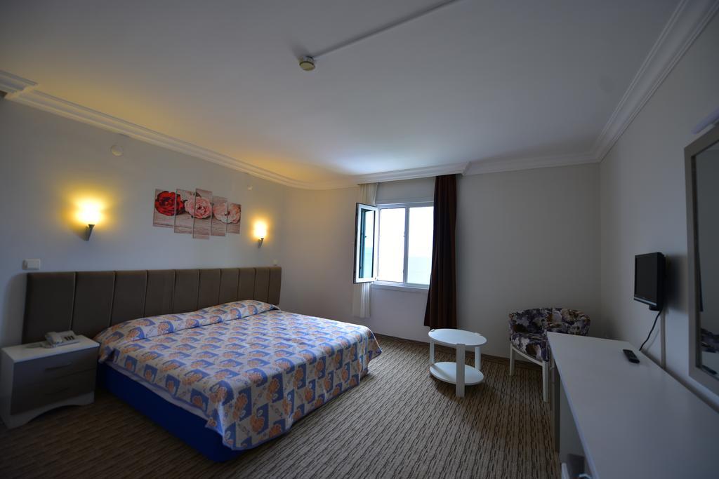 Alder Hotel Айвалык Экстерьер фото