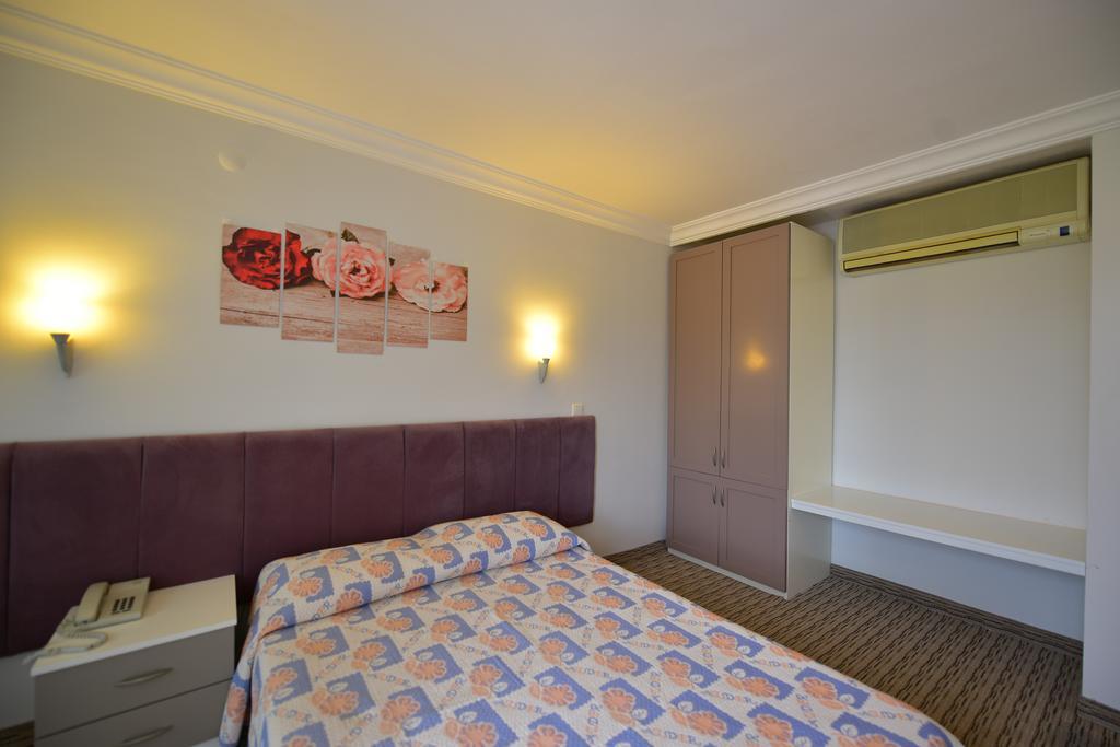 Alder Hotel Айвалык Экстерьер фото