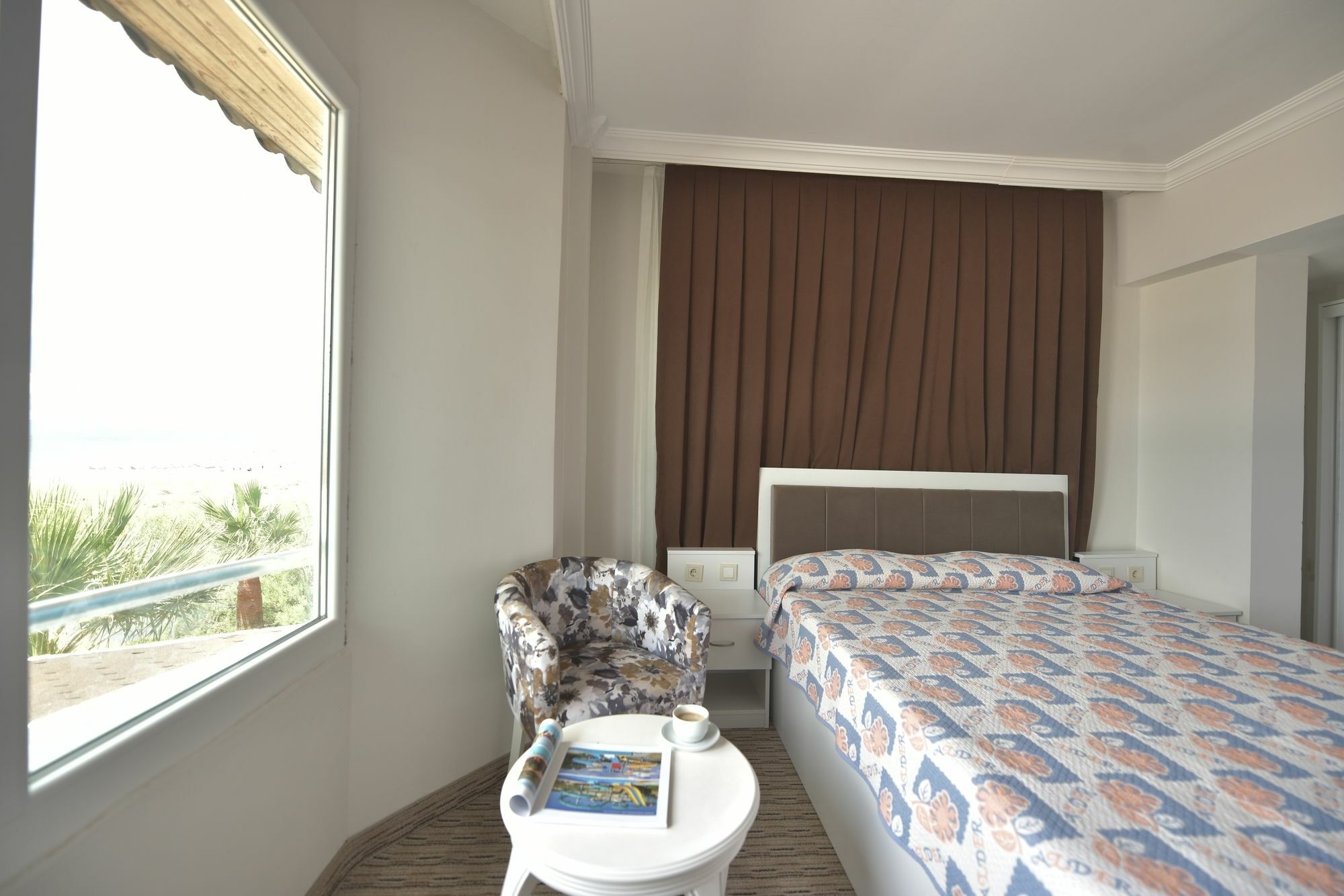 Alder Hotel Айвалык Экстерьер фото